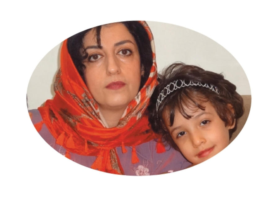 Narges Mohammadi sammen med datteren sin. 